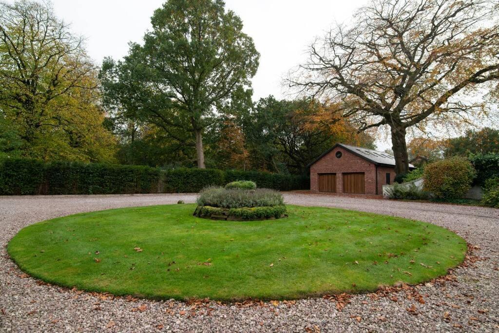 Willa Luxury Coach House Next To Woodland In Knutsford Zewnętrze zdjęcie